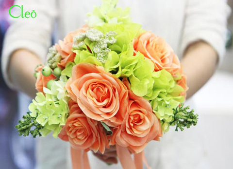 Hoa lụa nghệ thuật cầm tay cho cô dâu màu sắc nhẹ nhàng tự nhiên