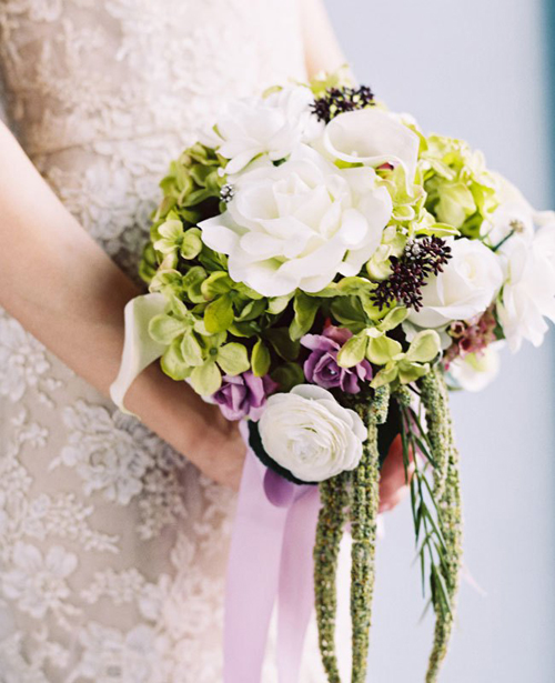 Những ưu điểm của hoa lụa đẹp dành cho cô dâu